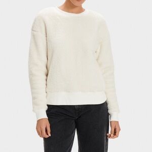 🌻NWOT • Levi’s • Sherpa Crewneck Sweatshirt •